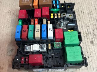 bontott CITROËN C3 III Biztosítéktábla Motortér