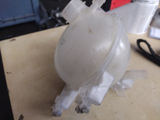 bontott CITROËN C3 III Kiegyenlítő Tartály