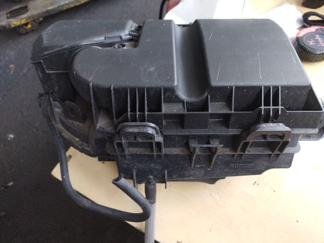 bontott CITROËN C3 III Légszűrő Ház