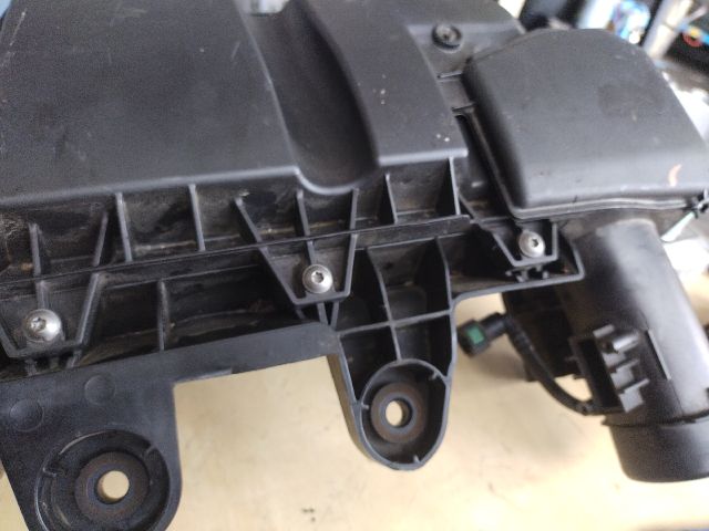 bontott CITROËN C3 III Légszűrő Ház