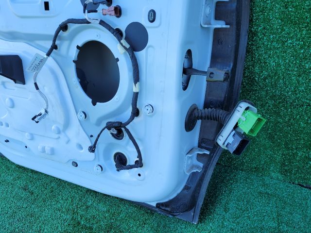 bontott CITROËN C3 III Bal első Ajtó (Részeivel)