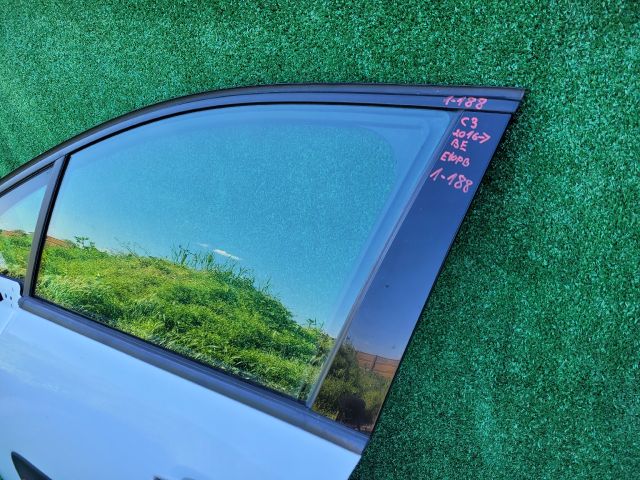 bontott CITROËN C3 III Bal első Ajtó (Részeivel)