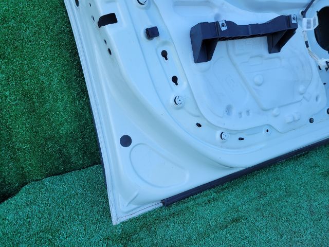 bontott CITROËN C3 III Bal első Ajtó (Részeivel)