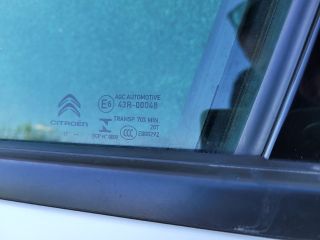 bontott CITROËN C3 III Bal első Ajtó (Részeivel)