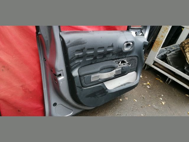 bontott CITROËN C3 III Bal első Külső Kilincs