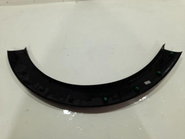 bontott CITROËN C3 III Bal első Sárvédő Szélesítő