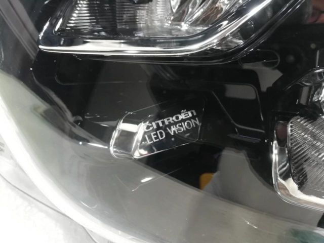 bontott CITROËN C3 III Bal Ledes Fényszóró