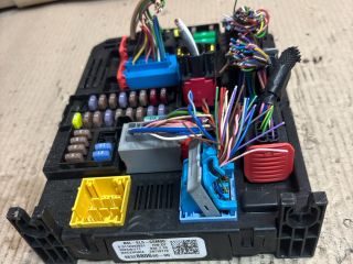 bontott CITROËN C3 III Biztosítéktábla Utastér