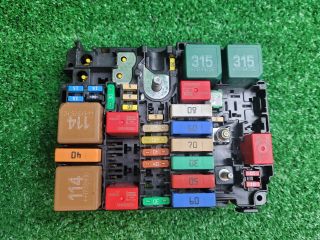 bontott CITROËN C3 III Biztosítéktábla Utastér