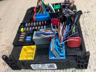 bontott CITROËN C3 III Biztosítéktábla Utastér