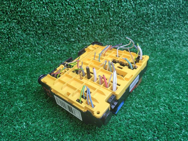 bontott CITROËN C3 III Biztosítéktábla Utastér