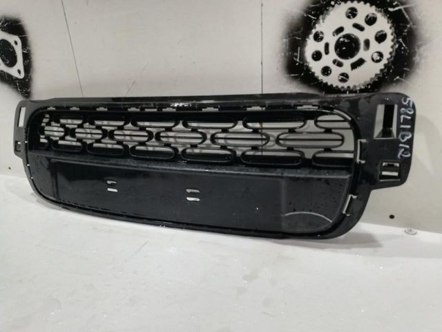 bontott CITROËN C3 III Első Lökhárító Alsó Középső Díszrács