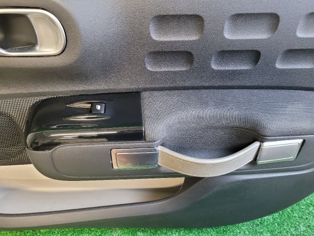 bontott CITROËN C3 III Jobb első Ajtó Kárpit