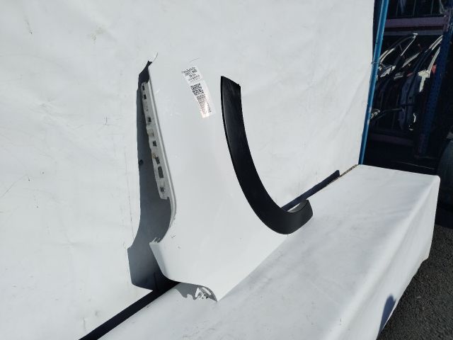 bontott CITROËN C3 III Jobb első Sárvédő