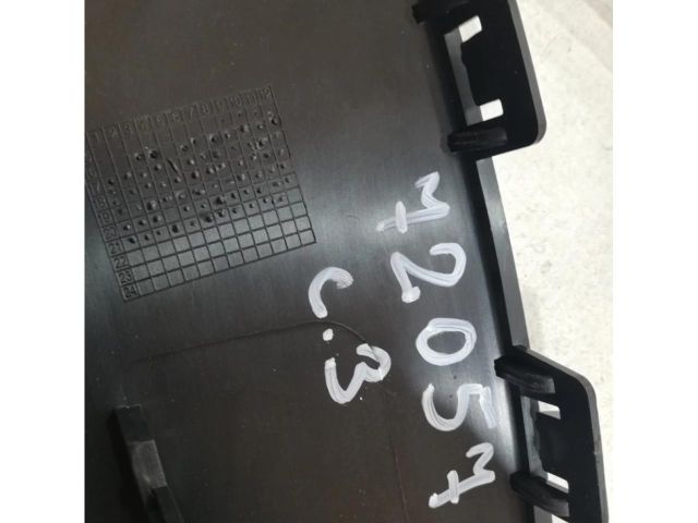 bontott CITROËN C3 III Jobb hátsó Lökhárító Díszléc