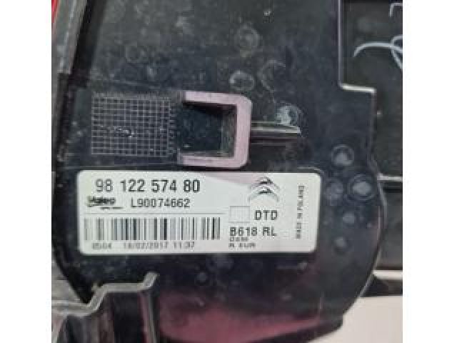 bontott CITROËN C3 III Jobb Külső Hátsó Lámpa