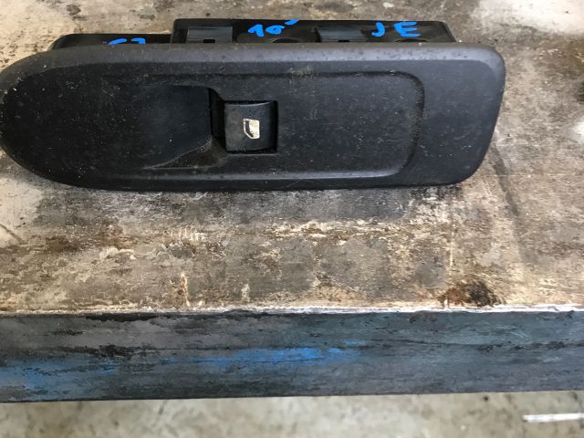 bontott CITROËN C3 Jobb első Ablakemelő Kapcsoló