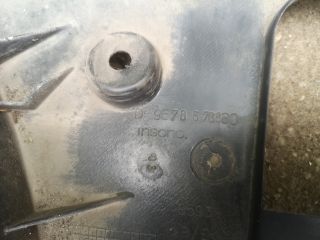 bontott CITROËN C3 Jobb első Dobbetét (Kerékjárati, Műanyag)