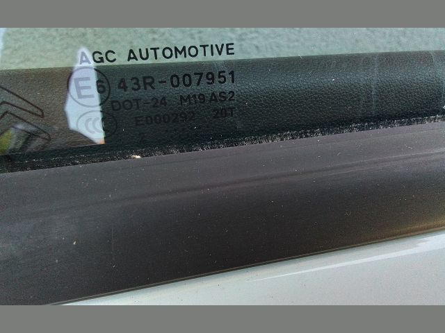 bontott CITROËN C3 Jobb első Fixüveg (Ajtóban)
