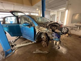 bontott CITROËN C3 Jobb első Gumikéder