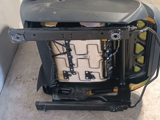 bontott CITROËN C3 Jobb első Ülés