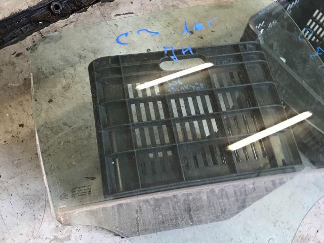 bontott CITROËN C3 Jobb hátsó Ablak