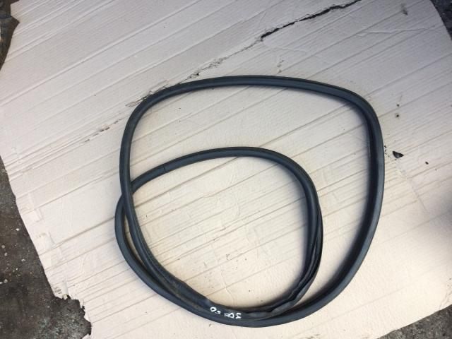 bontott CITROËN C3 Jobb hátsó Gumikéder