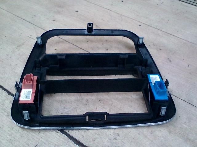 bontott CITROËN C3 Középkonzol Keret