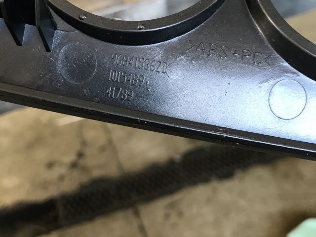 bontott CITROËN C3 Középkonzol Keret