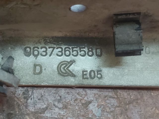 bontott CITROËN C3 Motorháztető Jobb Zsanér