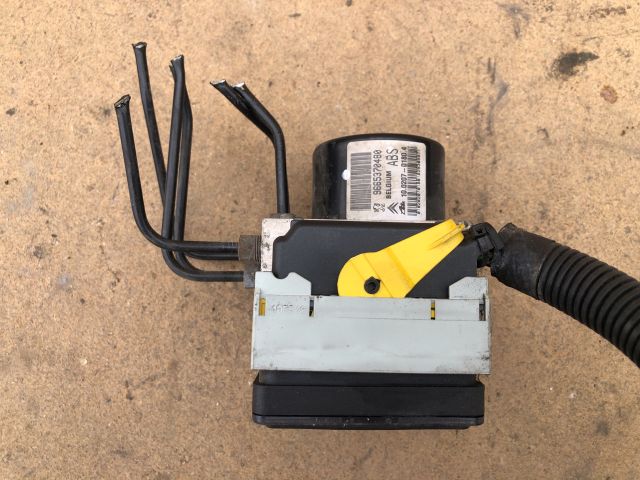 bontott CITROËN C3 PICASSO ABS Kocka