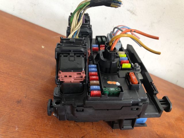 bontott CITROËN C3 PICASSO Biztosítéktábla Motortér