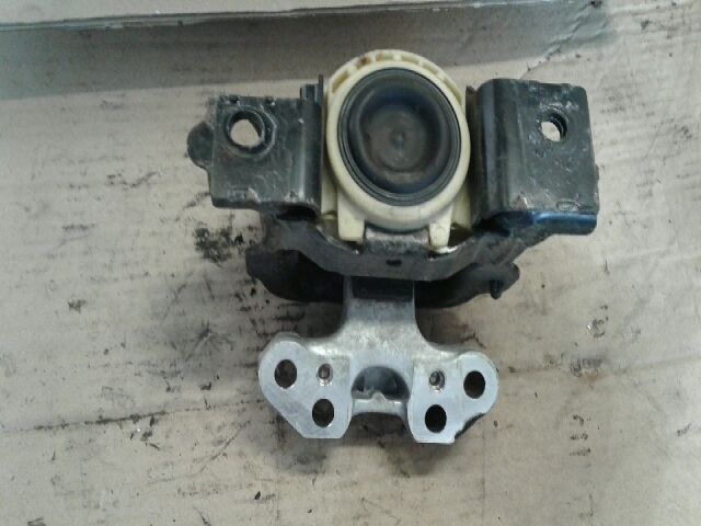 bontott CITROËN C3 PICASSO Motor Tartó Bak Jobb