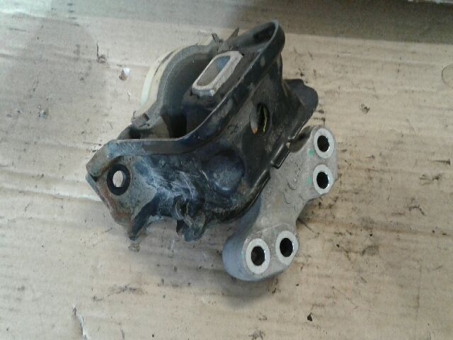 bontott CITROËN C3 PICASSO Motor Tartó Bak Jobb