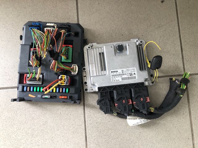 bontott CITROËN C3 PICASSO Motorvezérlő