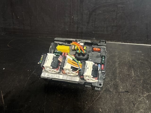 bontott CITROËN C3 PICASSO Biztosítéktábla Motortér