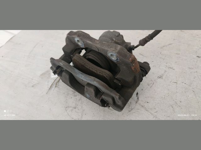 bontott CITROËN C3 PICASSO Jobb első Féknyereg Munkahengerrel