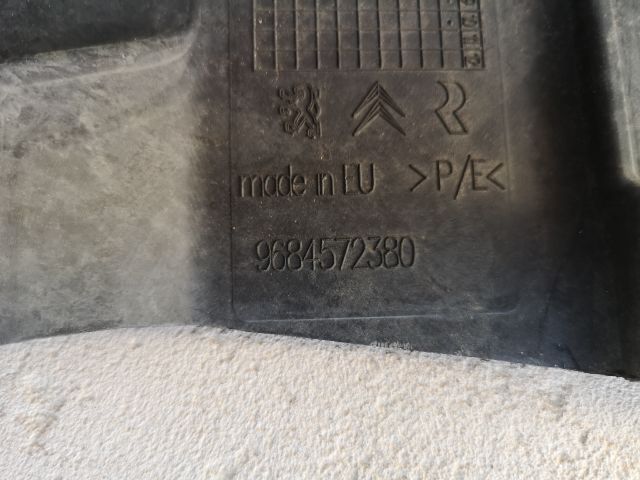 bontott CITROËN C3 PICASSO Bal első Dobbetét (Kerékjárati, Műanyag)