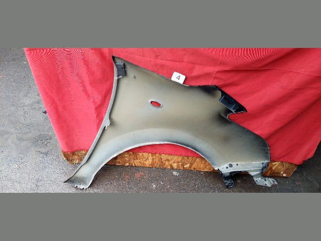 bontott CITROËN C3 PICASSO Bal első Sárvédő