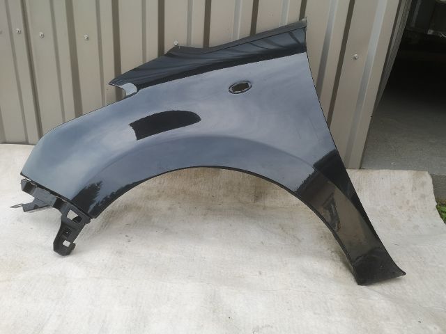 bontott CITROËN C3 PICASSO Bal első Sárvédő