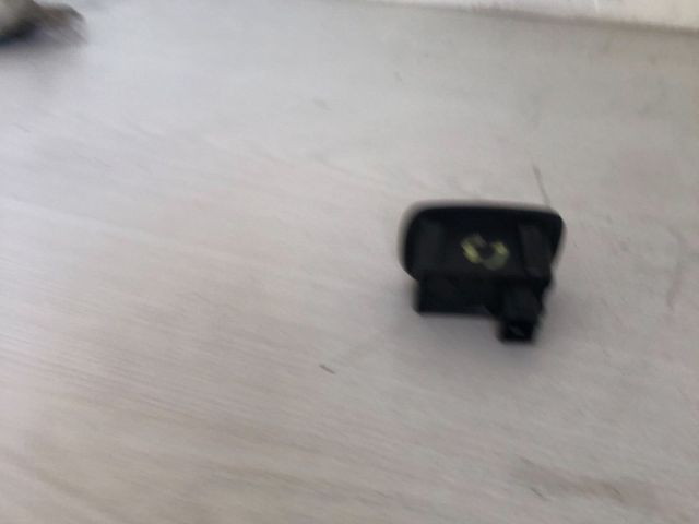 bontott CITROËN C3 PICASSO Bal hátsó Ablakemelő Kapcsoló