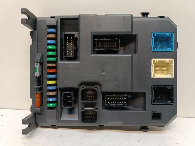 bontott CITROËN C3 PICASSO Biztosítéktábla Utastér