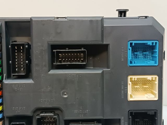 bontott CITROËN C3 PICASSO Biztosítéktábla Utastér