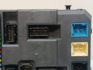 bontott CITROËN C3 PICASSO Biztosítéktábla Utastér