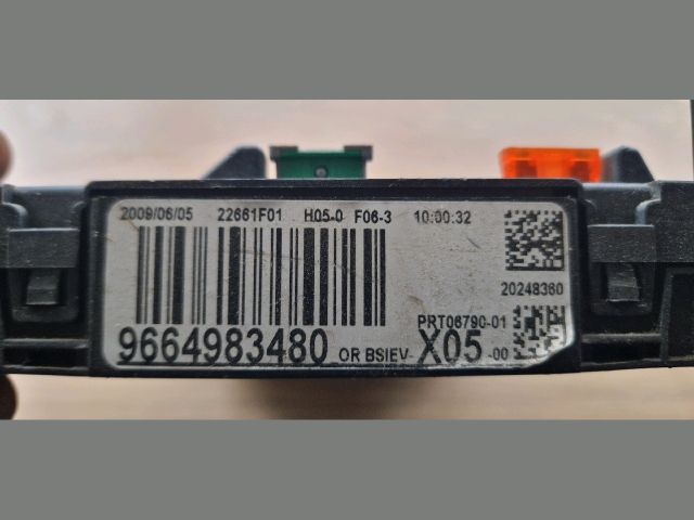 bontott CITROËN C3 PICASSO Biztosítéktábla Utastér