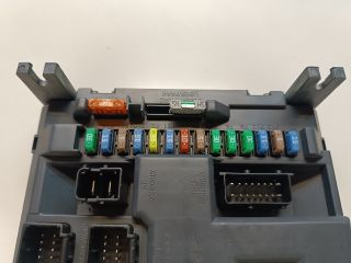 bontott CITROËN C3 PICASSO Biztosítéktábla Utastér