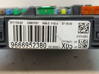 bontott CITROËN C3 PICASSO Biztosítéktábla Utastér