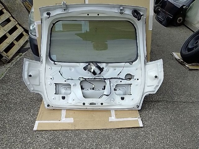 bontott CITROËN C3 PICASSO Csomagtérajtó (Üres lemez)