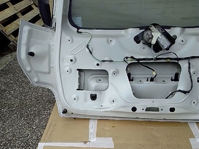 bontott CITROËN C3 PICASSO Csomagtérajtó (Üres lemez)