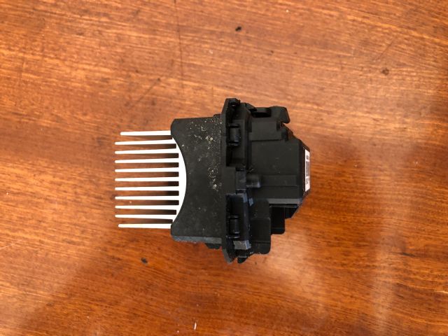 bontott CITROËN C3 PICASSO Előtét Ellenállás Fűtőmotor